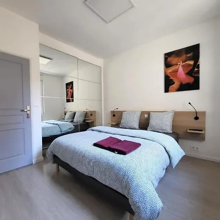 House In Center, 4p *