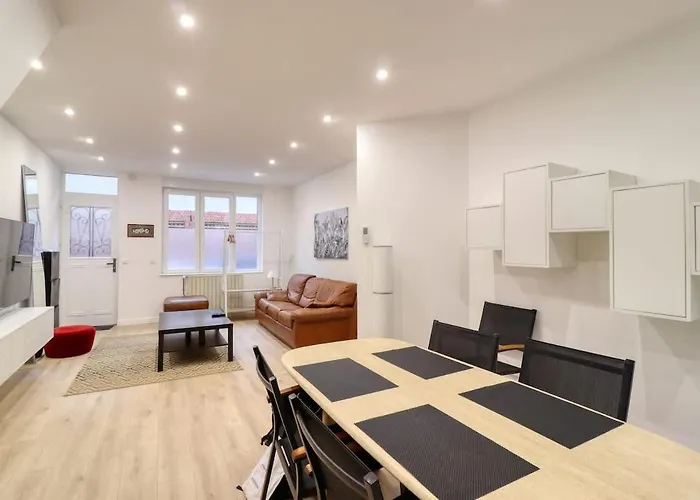 House In Center, 4p *