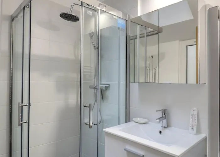 House In Center, 4p *